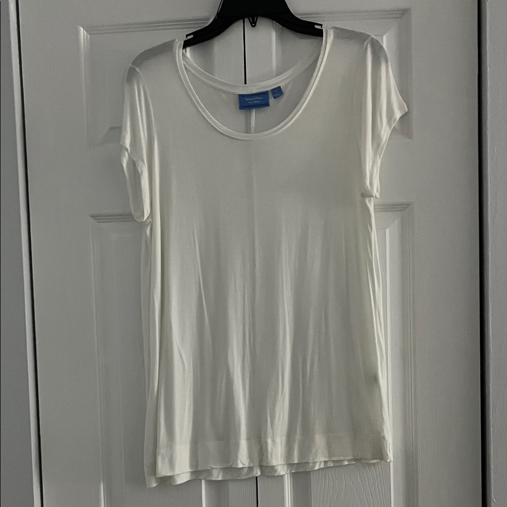 Simply Vera Vera Wang White Short Sleeve Tee used once